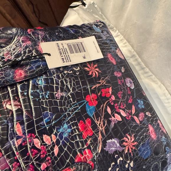 Brahmin medium purse new - Picture 2 of 2